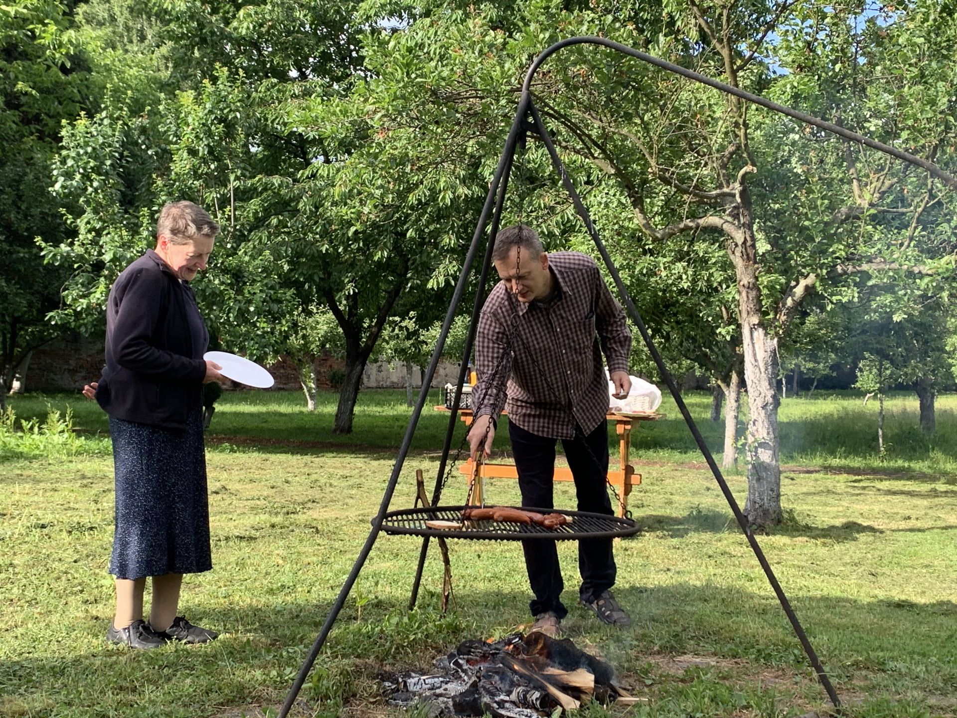 Spotkanie grupy "Betania" w ogrodzie klasztornym