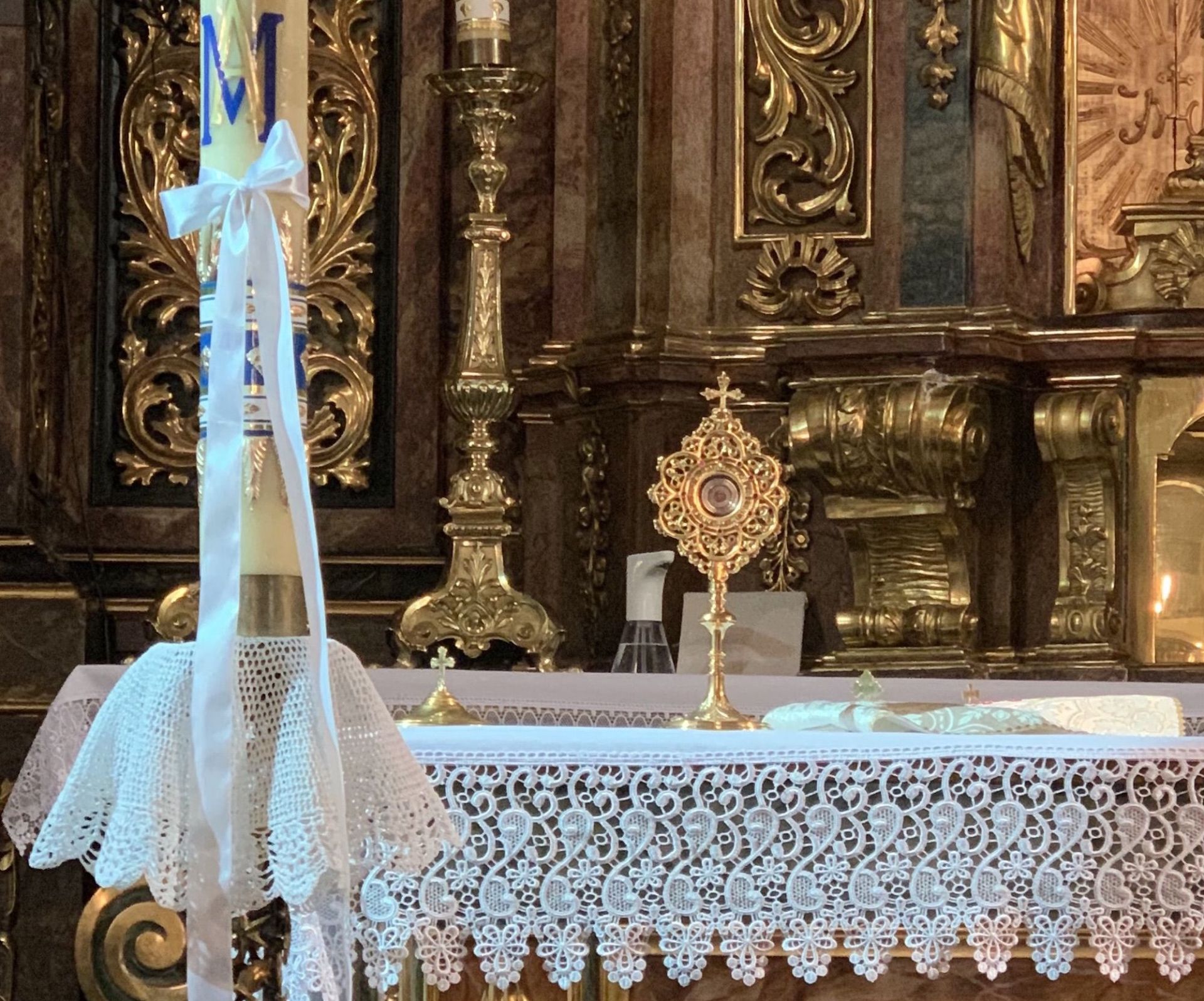 Nabożeństwo Fatimskie i wprowadzenie relikwii świętych Franciszka i Hiacynty Marto, wizjonerów objawień fatimskich