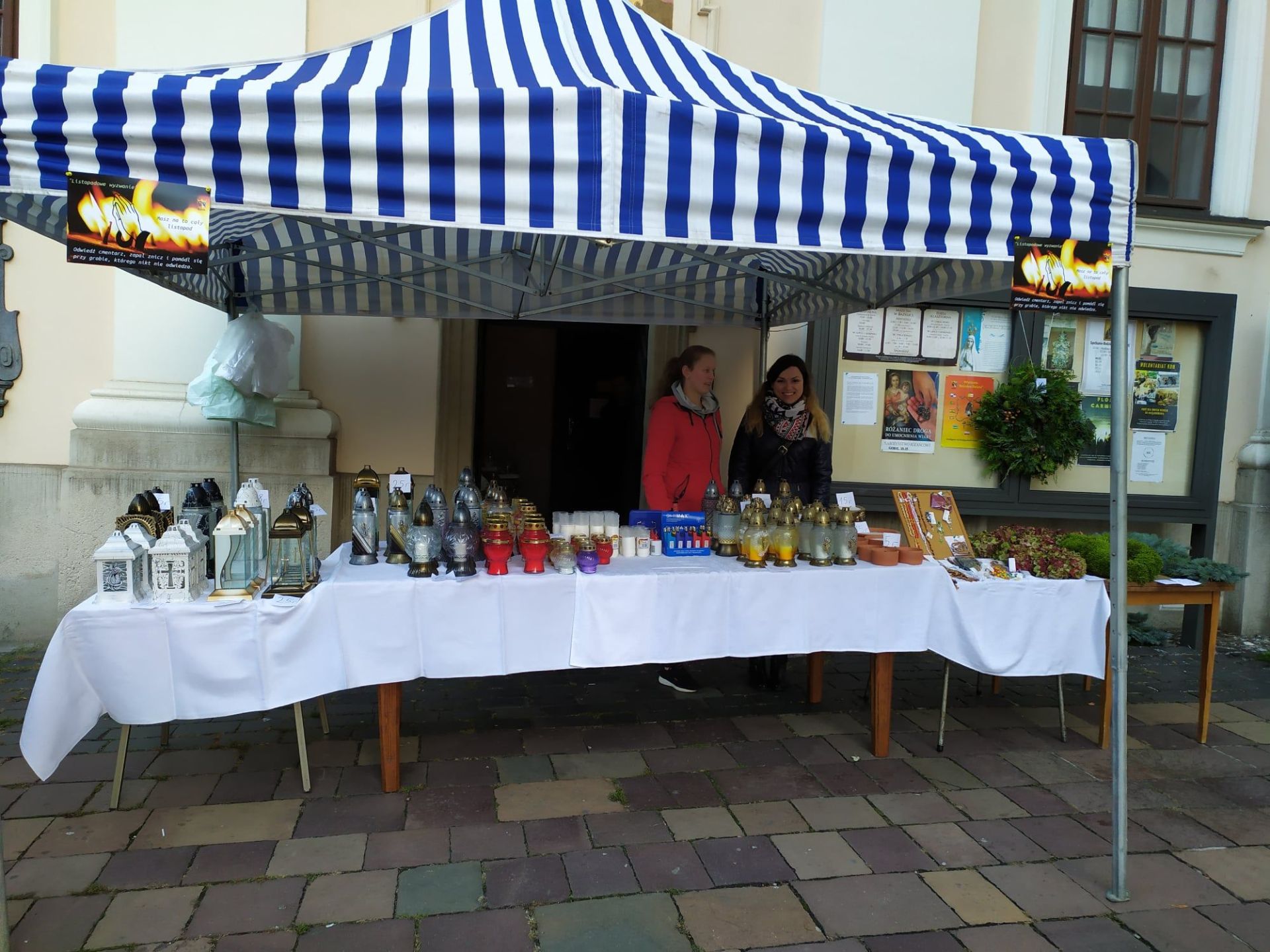 Kiermasz zniczy i różańców